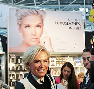 LUXUSLASHES®, Claudia Effenberg, Wimpernverlängerung 