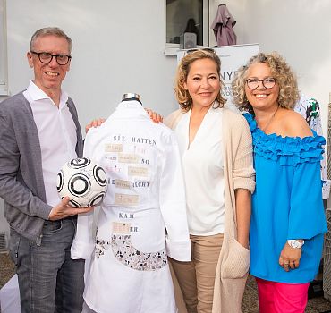 Luxuslashes, Ausstellung, Charity, Peter Stöger, Monica Weinzettl